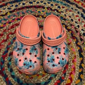 size 7 pink and blue floral crocs
